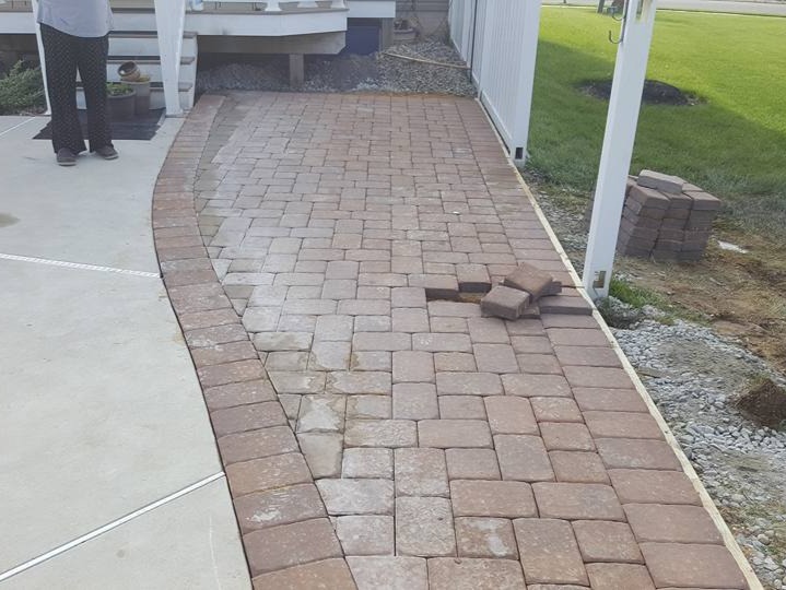 MR. TAPIA LANDSCAPING